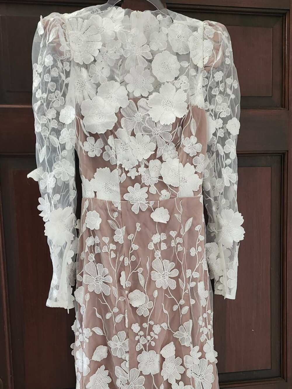 Elliatt Shannon 3D floral midi dress